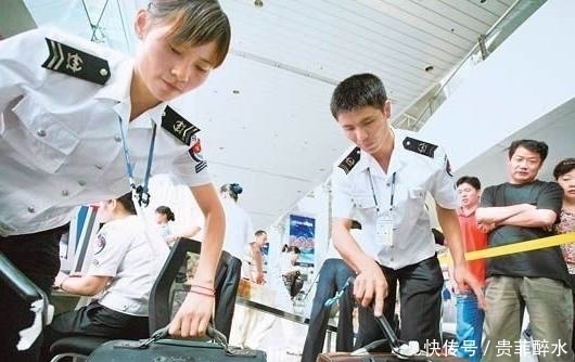 流水声|安检时发现此女子身上有流水声没想到安检发现这些东西！