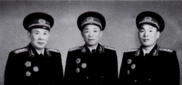 上级|在东北战场，敢与敌人一打一作战，也就只有他了，上级对他很担心