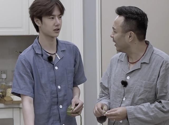 起床|王一博刚起床,节目组就拍他,犯迷糊的样子,太好笑了