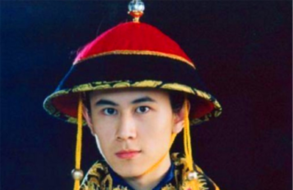  手握|多尔衮手握重权，为什么不篡位选择自己做皇帝？是因孝庄吗？