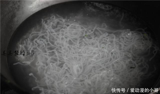  米粉|面条米粉一边站，夏天早餐锁定它！0脂肪，低热量，医生也爱吃！