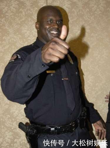  女司机|传奥尼尔热心救助遭遇车祸的女司机，他是被打球耽误的警界精英？