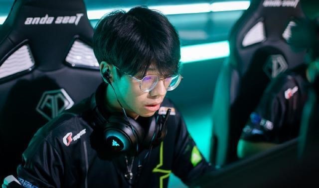 登顶|绝地求生PCL秋季赛,4AM击杀数登顶,小鹿淘汰数跃居第二