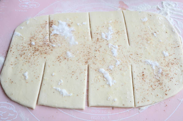 面食|夏天就馋这面食,一周要吃2回,外脆里软层次多,早餐上桌就光盘