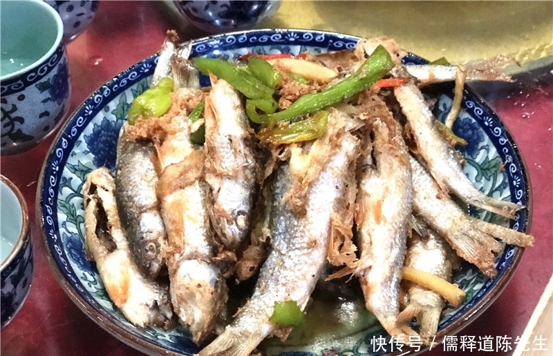 竹筒饭|三个女人自驾游,没有攻略边走边吃,品尝特色美食遭网友吐槽