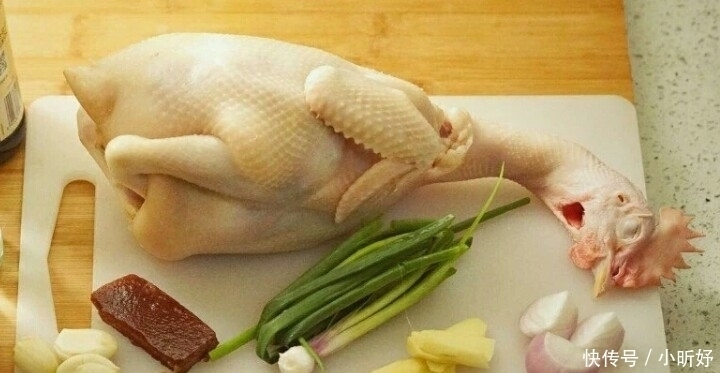饭店|白切鸡放点“它”,饭店多买50只,闻了都想吃,75岁大厨说出秘密