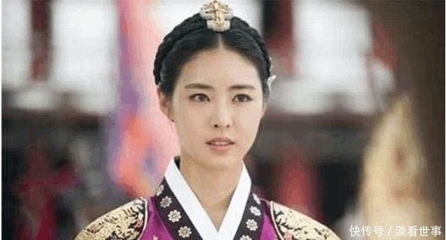 该国|该国皇室太独特, 皇帝在夜总会演唱谋生, 太子在酒店登基称帝