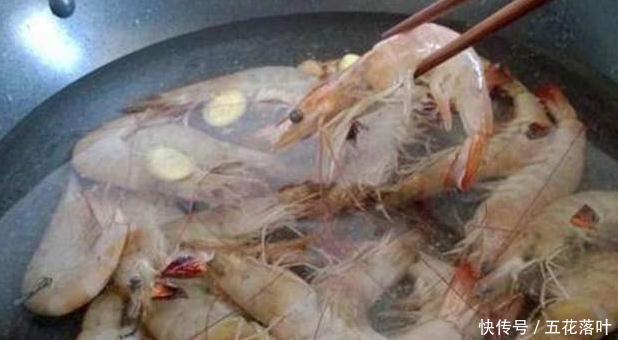 鲜嫩|白水煮虾前,多加这一步,虾肉鲜嫩Q壳,一盘不够