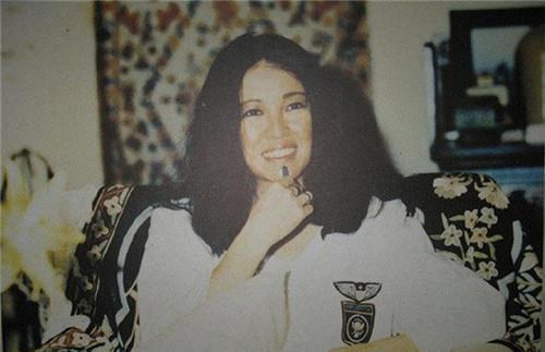  爱情|记者花5年重访三毛之路，质疑三毛和荷西爱情造假，到底谁在说谎