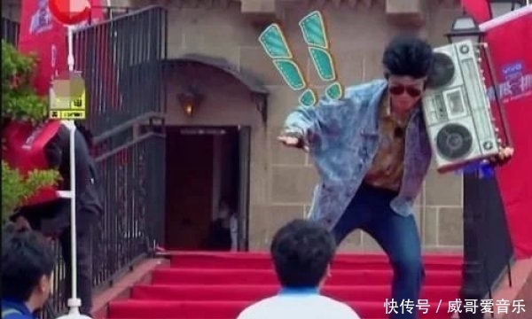  王迅|《极限》王迅下楼梯险摔倒，谁注意兄弟团反应暴露真实人缘