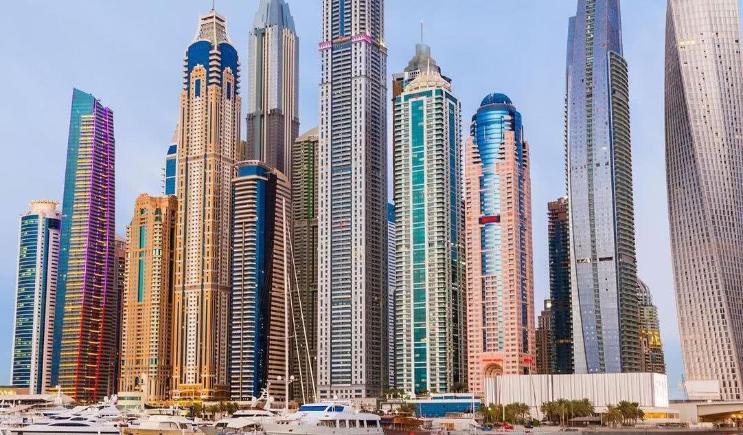 全球|全球第一大人工码头:面积仅4.9平方千米,却被塞进了超200座高楼