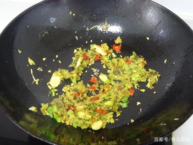  鱿鱼花卷|天一热，家里最馋这菜，鲜辣酸爽，肉嫩肥美，开胃下饭